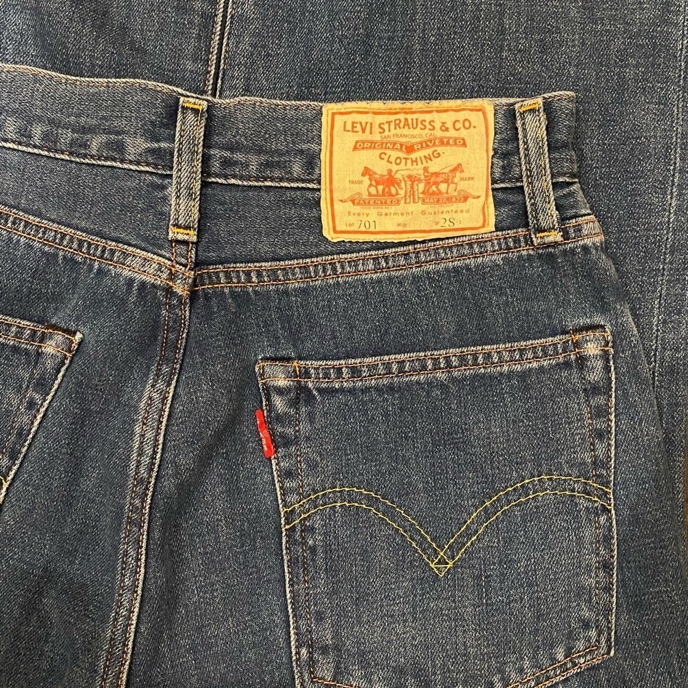 LEVI’S 1950'S 701* WOMEN'S JEANS selvedge Worn In Blue -Medium Wash size 28 - Picture 4 of 10